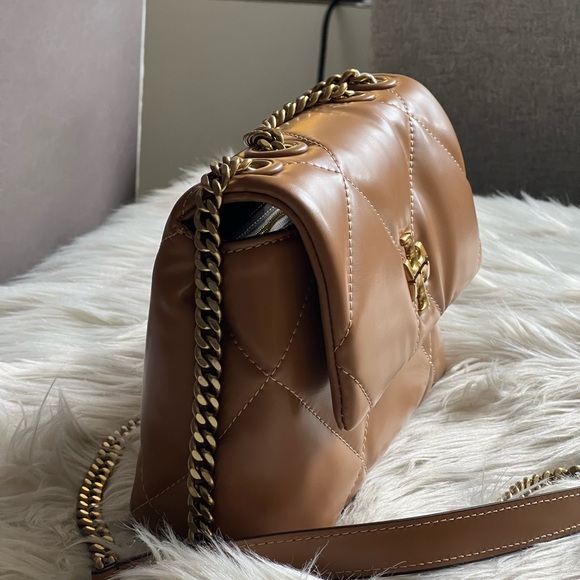 💰SOLD - 154706 - Tory Burch Small Kira Diamond Quilt Convertible Shoulder Bag - Picture 4 of 16